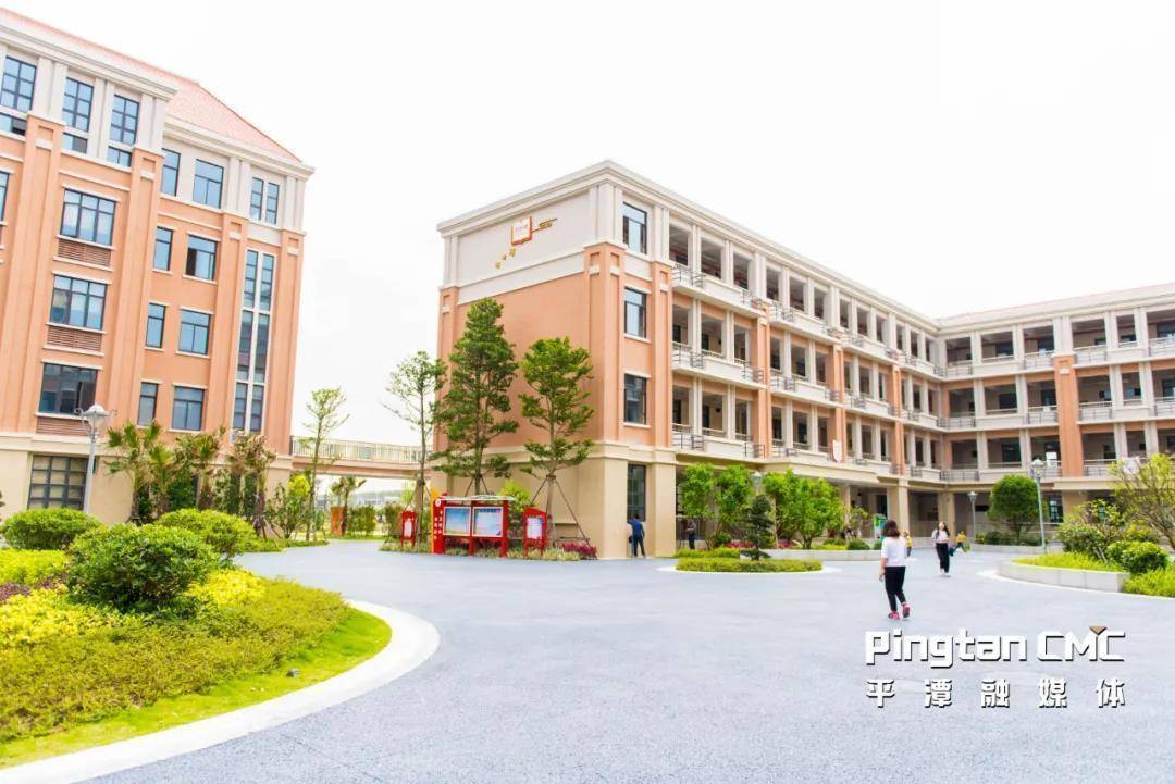 师生们搬迁到新校区平潭岚城中心小学的2018年8月也是一所新学校平潭