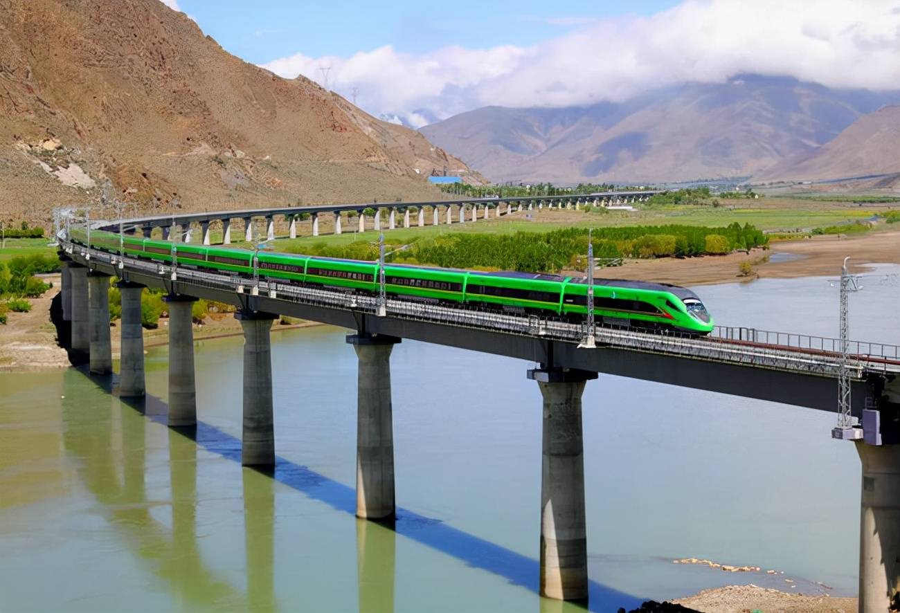 中国铁路青藏集团有限公司称,截至9月29日,西藏拉林铁路开通运营超3个