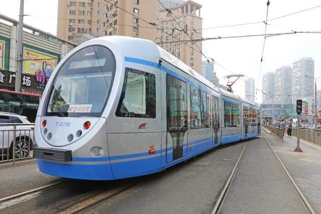 大连202路公交上新了