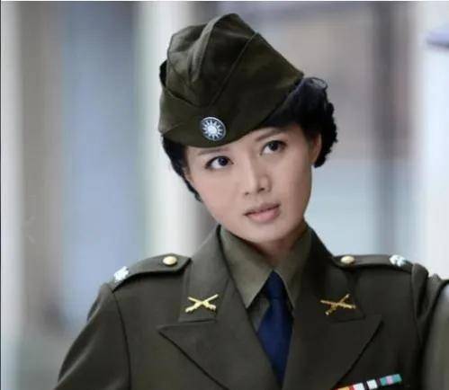 除此之外,她还演过《与狼共舞》《与狼共舞2》《孤雁》.