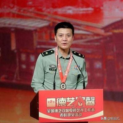 56岁军旅硬汉刘之冰,半路夫妻恩爱21载,儿女双全皆是演员