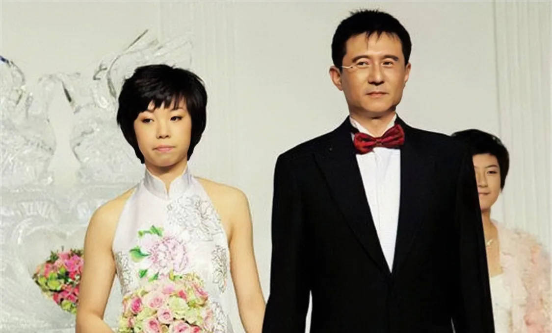 原创袁立徐威宠了她12年为何娶了干净清白的张怡宁