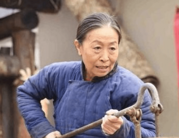 正是这个角色开始吸引张少华的注意,每个人都开始对这位演员有了初步