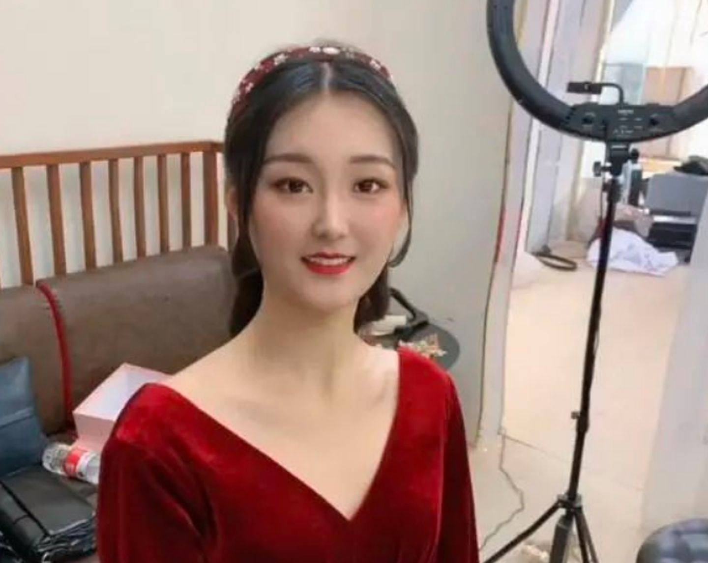 原创陈亚男朱小伟被质疑婚变!本人亲自回应:没有管他爸妈要过一分钱