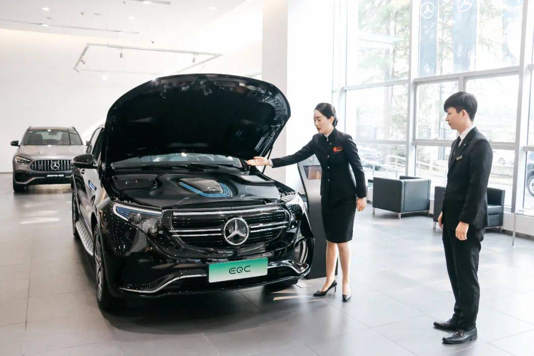 华平生团队连续12年在奔驰汽车4s店南京驻店辅导