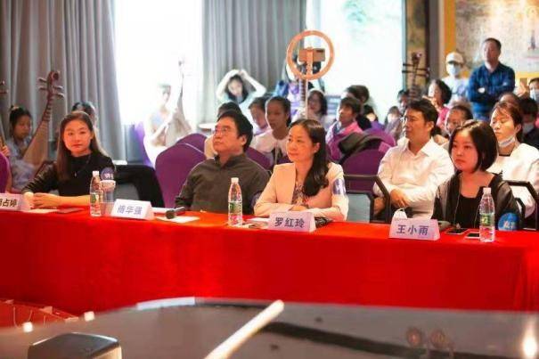 特别鸣谢评审团:傅华强 邱金霞 罗红玲 胡占婷 聂廷轩 闫玉璋 肖文婷