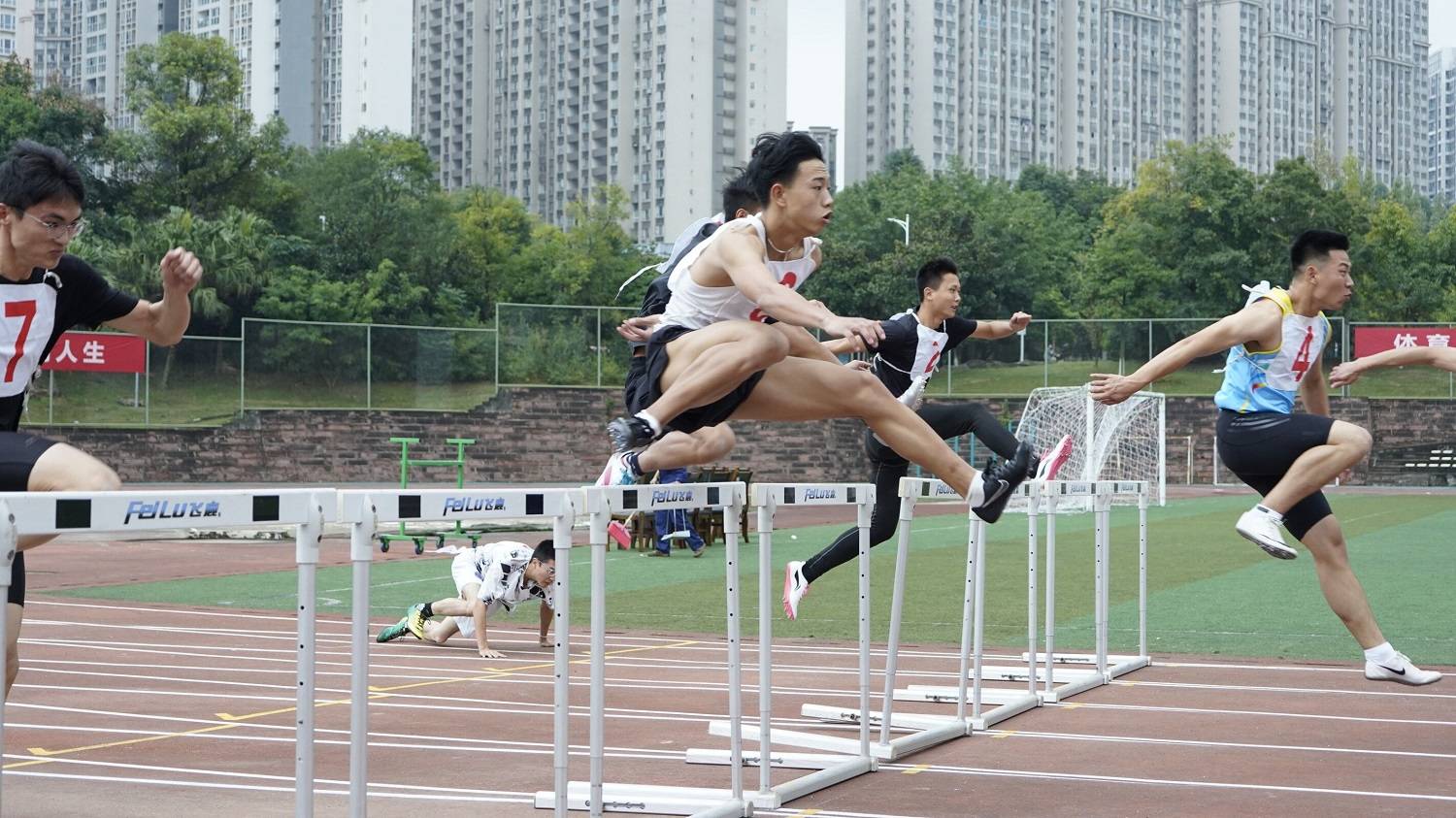 四川师范大学体育学院举行2021年学生田径运动会_教育