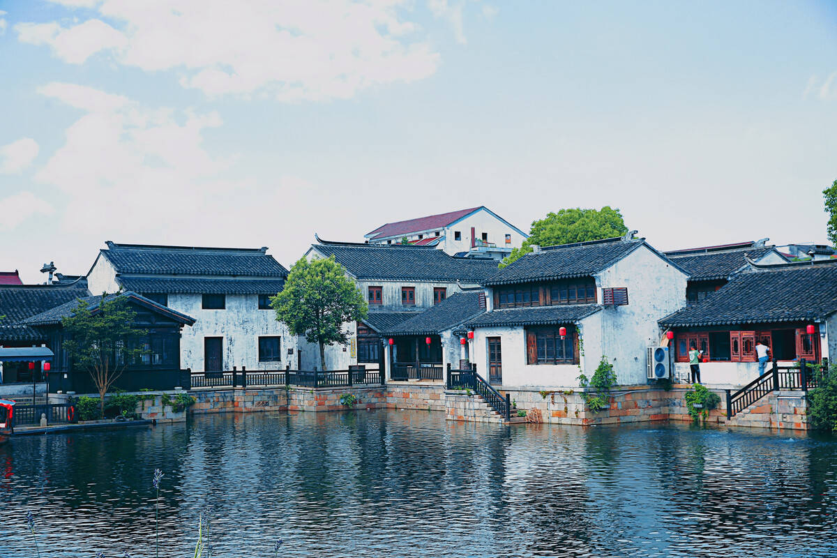 与苏州,常熟接壤的一座古镇,是国家aaaa级旅游景区