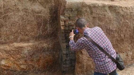 四川出土张飞古墓墓门大开却不是被盗专家感慨这不可能