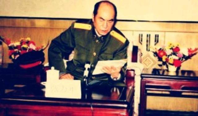 原创1992年张万年上调总参谁来主政济南军区沙场老将在抗重任