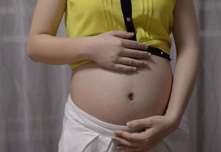 孕肚不能乱＂盘＂,容易给准妈妈和胎宝带来危险,外人也需注意