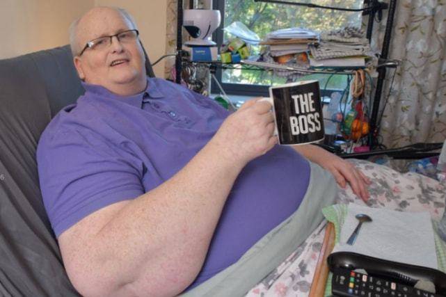 全球最胖的英国男人,体重高达508公斤,去世后只能去场
