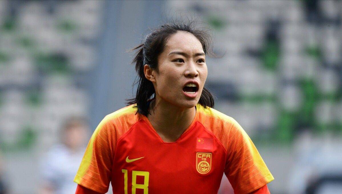 唐佳丽加盟英超热刺,为什么她认为自己被赶出国家队无