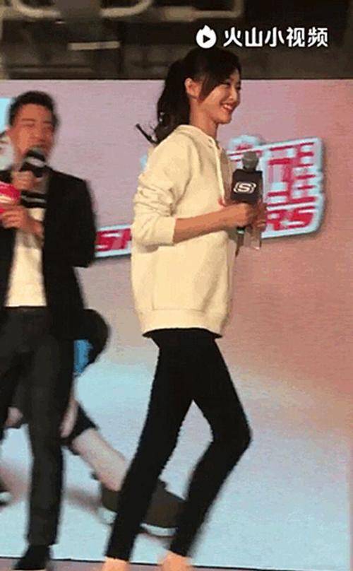 白丝一般人是真的hold不住的火箭少女吴宣仪,脸嘛见仁见智,这脖子以下