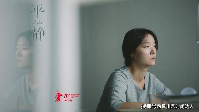 174身高齐溪真任性,红毯上穿吊带裙优雅仙气,脚踩帆布鞋好随性
