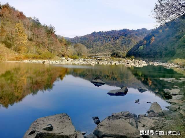 霍山漫水河镇李家河村境内的黄石河山水环绕,故道悠远,风光旖旎,有着"