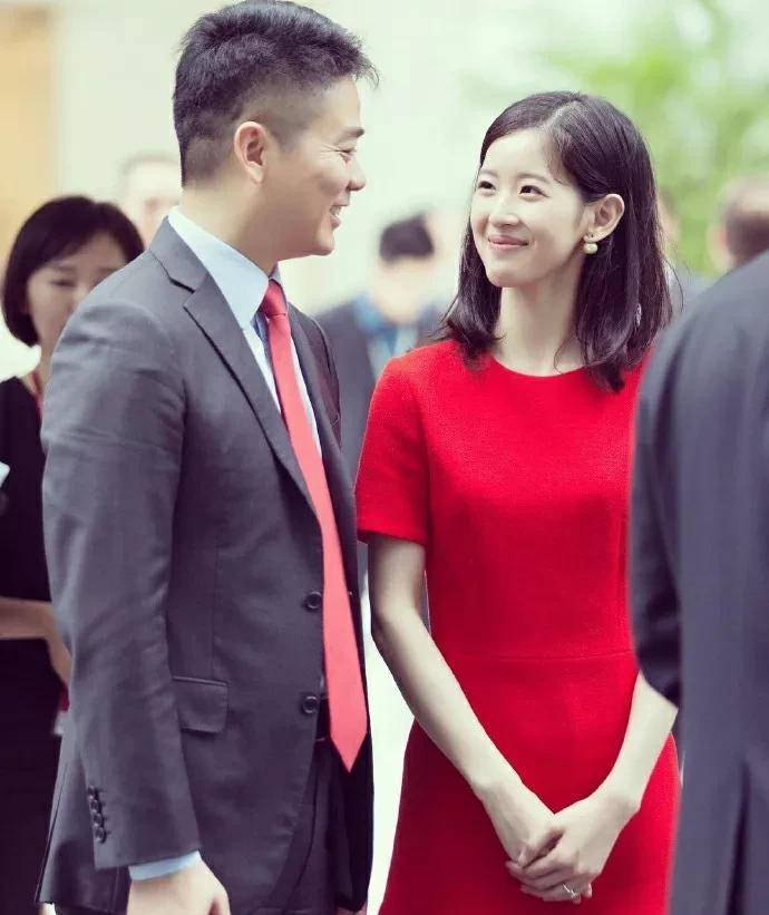 章泽天才是女人学习的榜样,连遭背叛不离婚,28岁成最