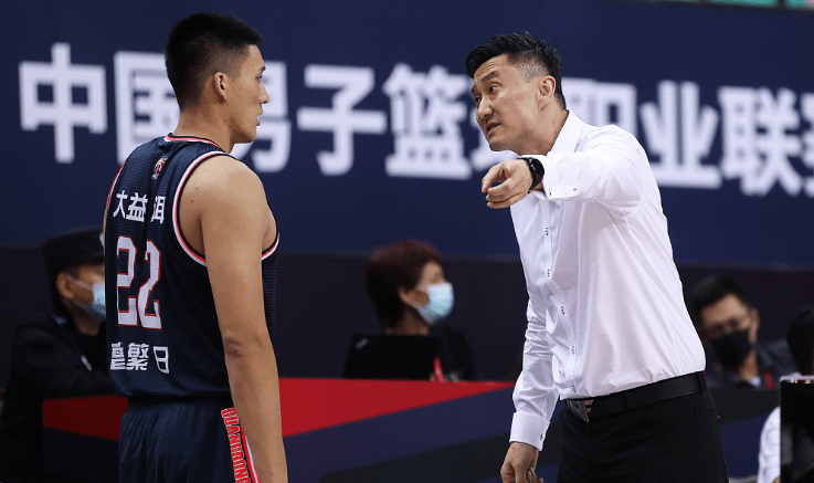 原创广东宏远轻取江苏张明池首秀16分李禄曈20分马力克4分9篮板