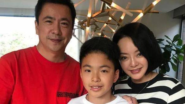 原创王中磊儿子近照曝光,14岁威廉帅气不再,面容沧桑被吐槽长残了