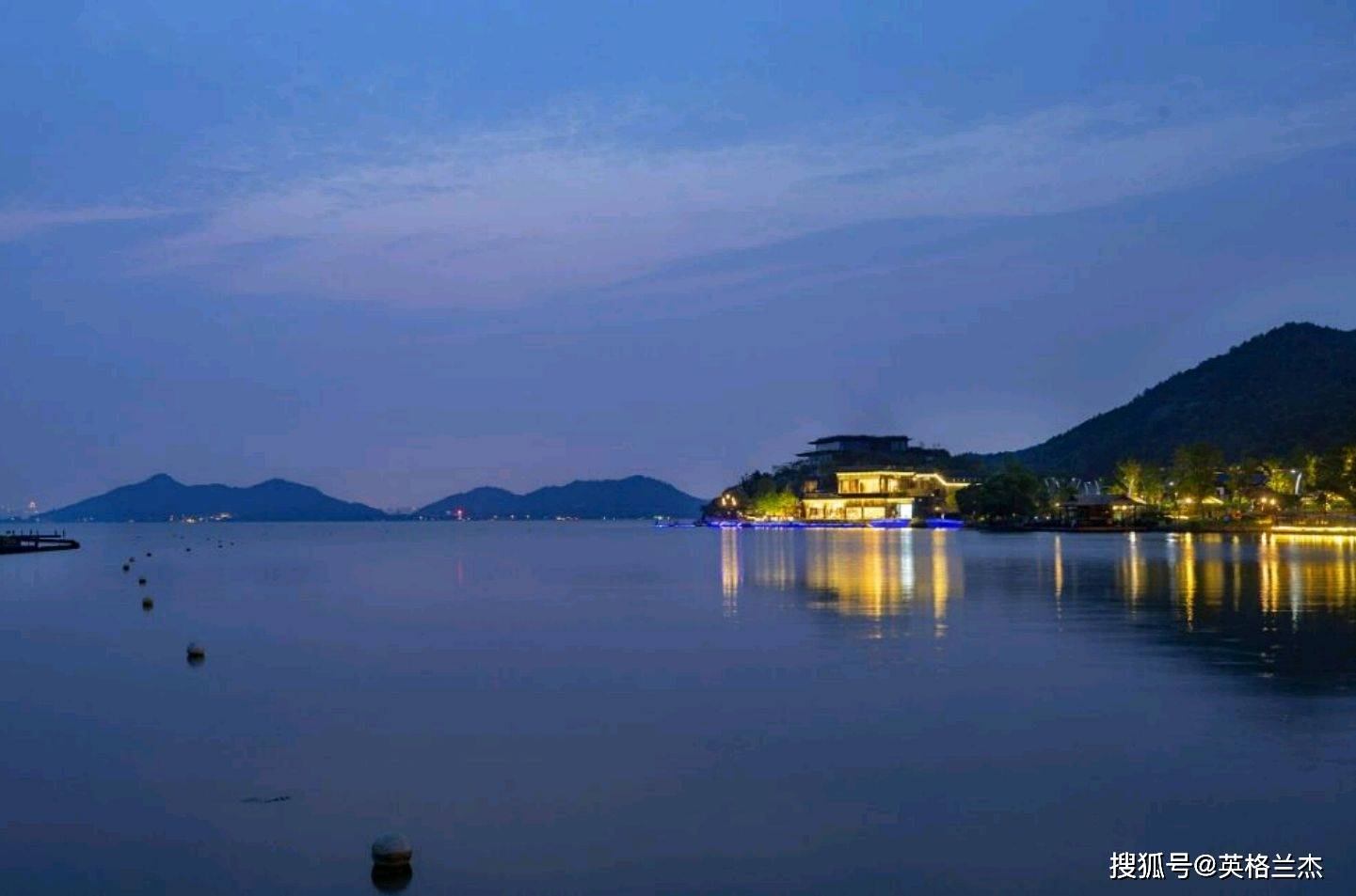 原创浙江很低调的湖泊美景,名气不比镜湖与千岛湖,风光却媲美西湖