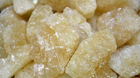 都是冰糖,买白冰糖好还是黄冰糖好?冰糖厂老师傅:挑错就白买了