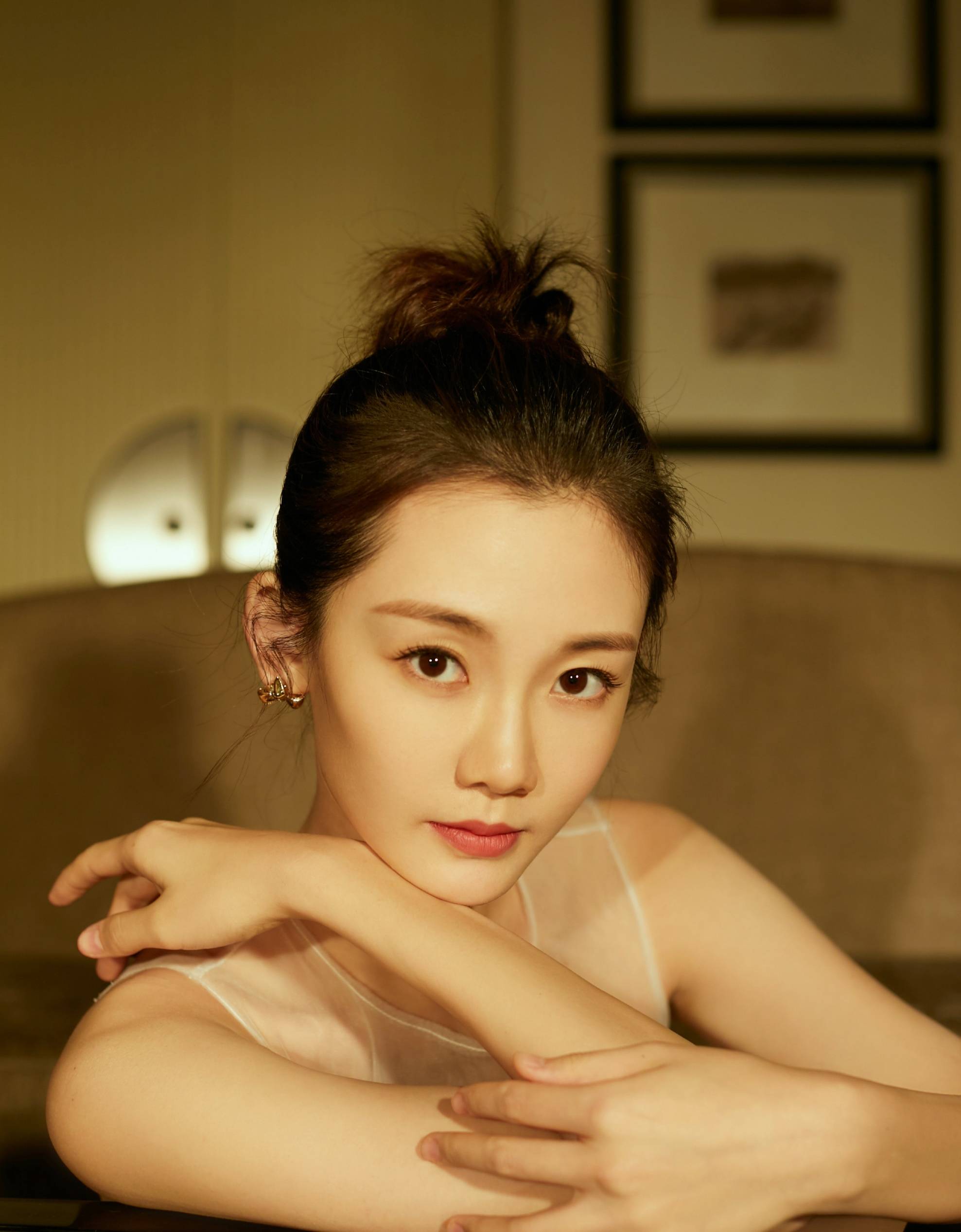 苗苗现在选择结婚生子会不会有点亏?_冯小刚