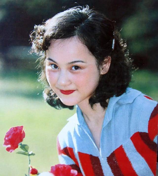 这个每天只知道"阿尔法","贝塔"的男孩子成功被年轻秀丽的朱碧云吸引