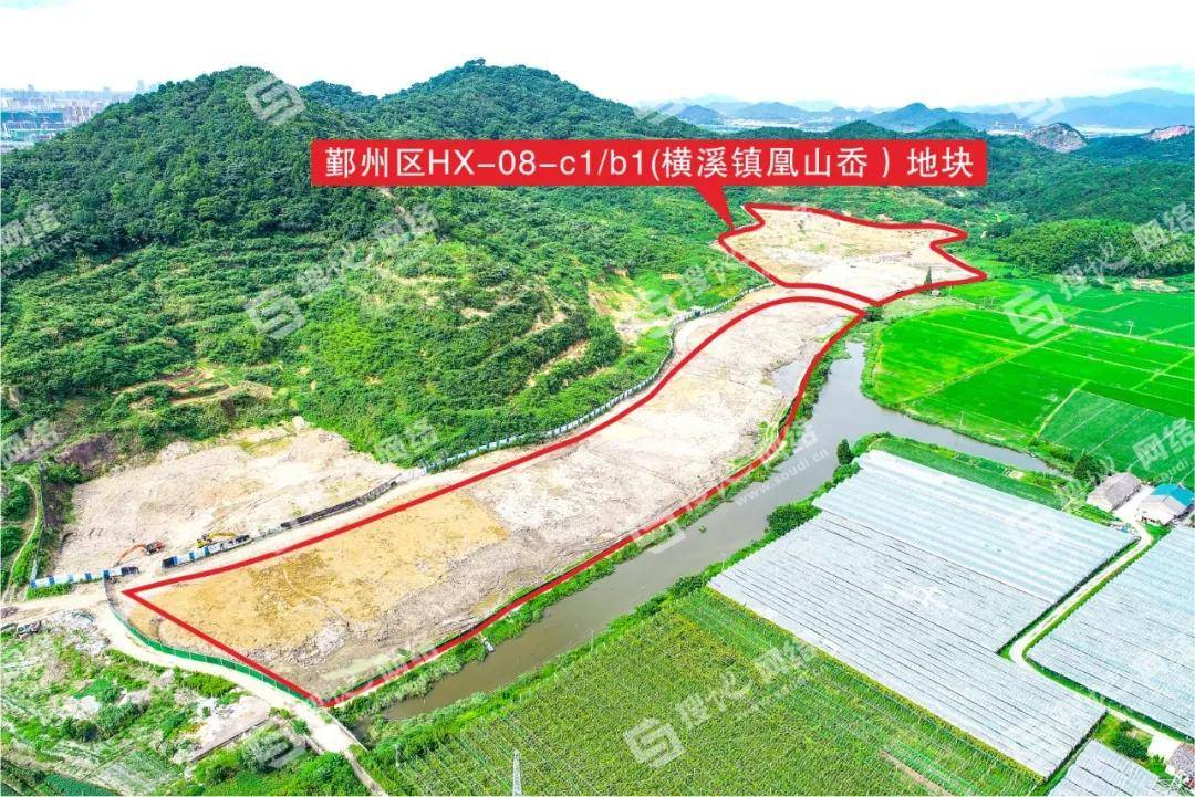 地块位于横溪镇,东至用地界线,南至用地界线和河流,西至规划s215省道