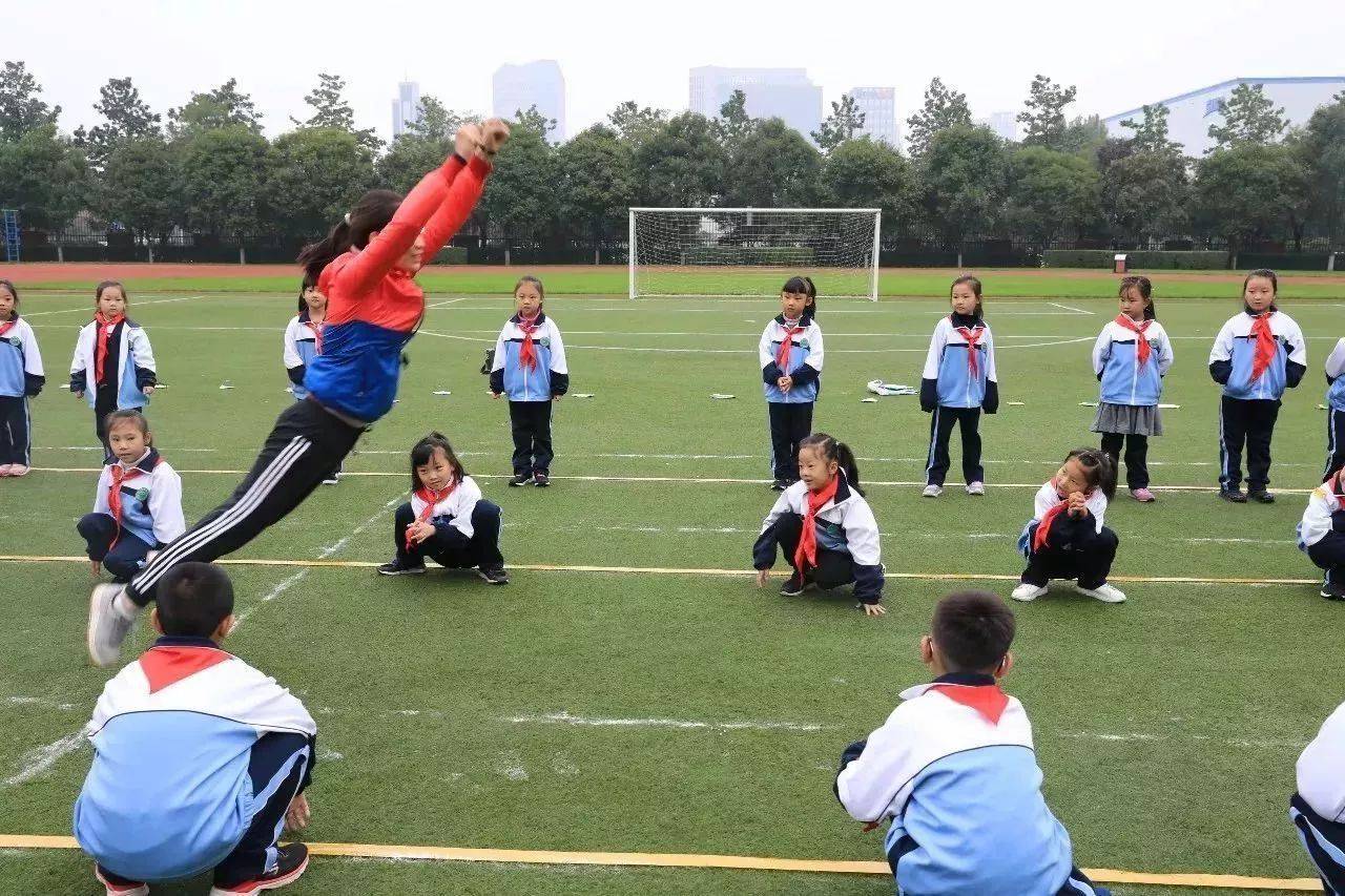 10岁女孩来月经,只因奶奶在鸡汤里加了它,大多数人对它都有误解