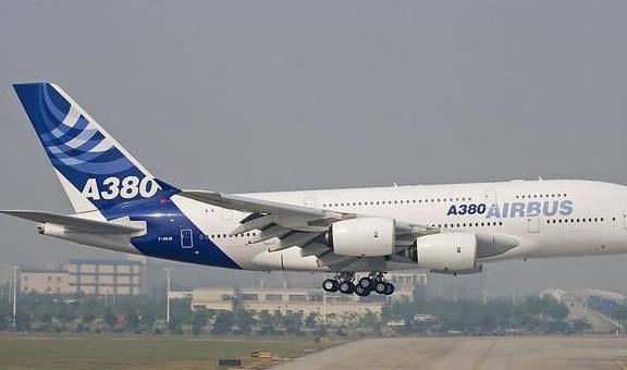 目前拥有a380客机最多的是阿联酋航空公司,达到39架,毕竟是土豪啊