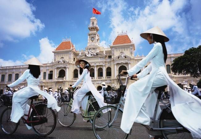 越南将华人分成三个民族其中两个划分奇特靠口头禅和谐音划分