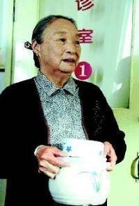 国家一级演员柏青因病去世千人送别23岁孙子更是国人骄傲