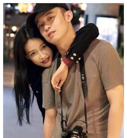 据说当时的孙怡被吓一跳,直接拒绝,后来还是在经纪人的搭线下两人获得