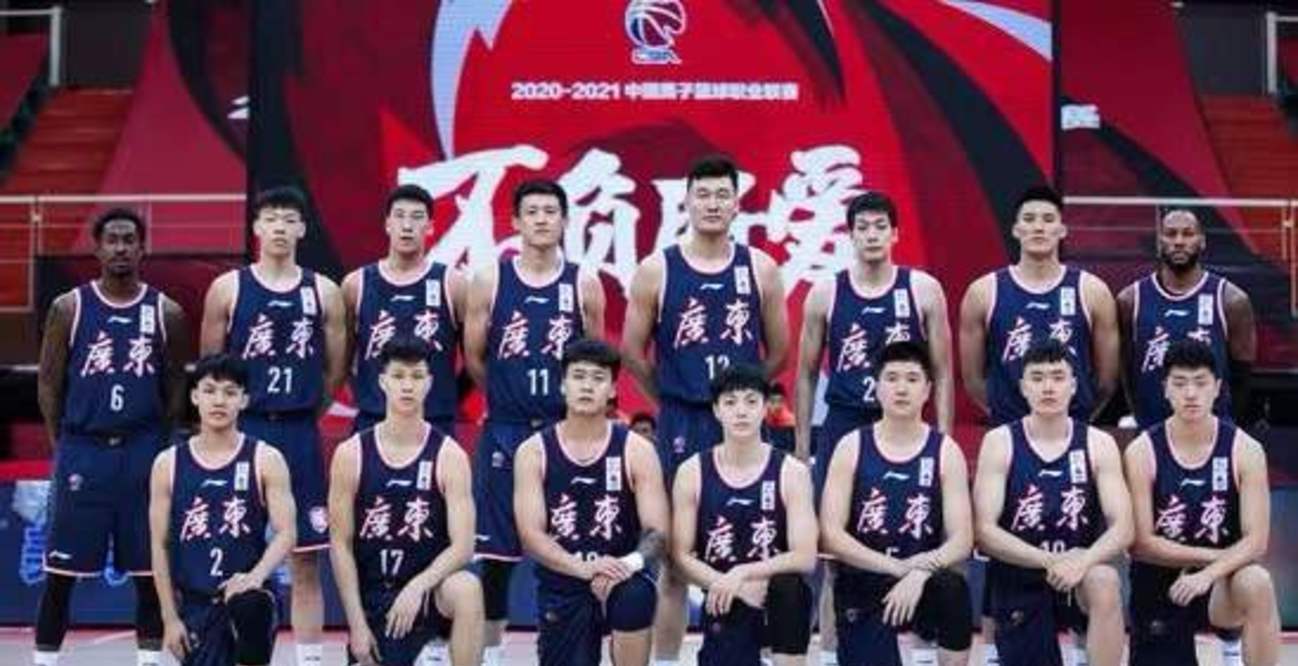 原创14岁才接触篮球却还能被选进广东队身高2米14他如今怎样了