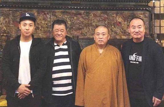 这第一人就是释小龙的父亲陈同山,他是少林寺的十大金刚之一,从小就