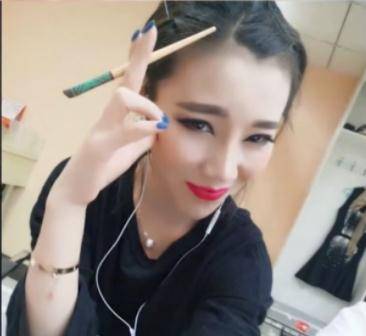虽然说这部剧中更多的是一些男性角色,但是还有很多女性角色也让人