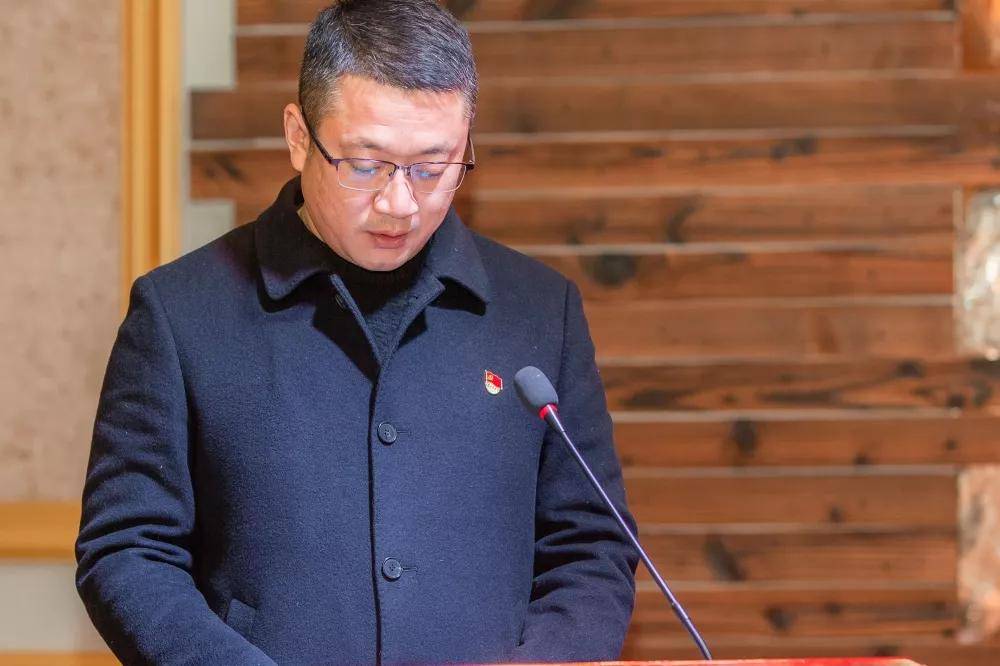 新周桥 高洪元许郑 王立强朱塘 殷兴龙18位社区党