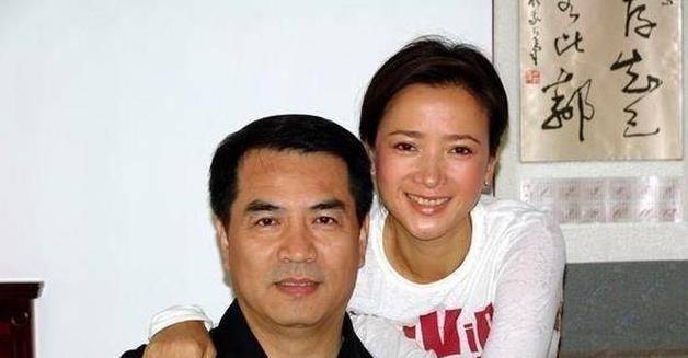 55岁何晴三婚老公曝光,原来是大家熟悉的他,婚后至今