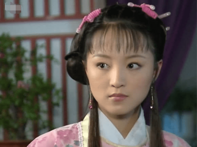 2003年科幻剧《绝对计划》中,方妤萌饰演了白皙灵慧的白化症者白纤儿