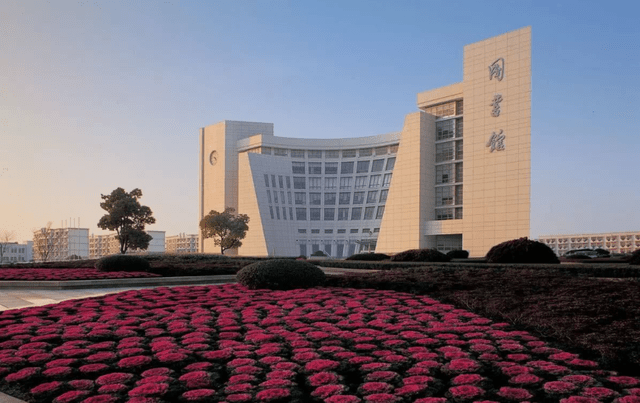 新建消息的行业特色型大学中,电影类高校至少有5所,包括西安电影学院