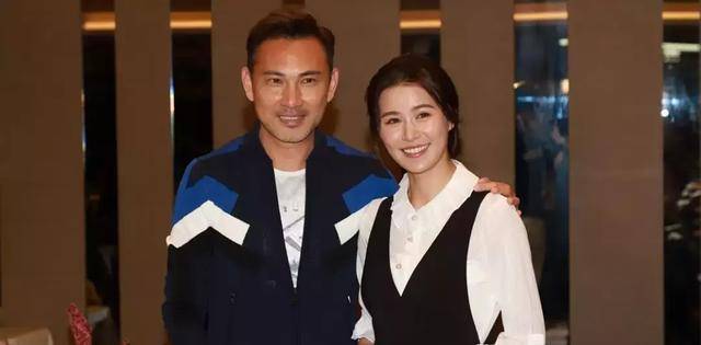也在剧中有很多打斗画面但又是黑道份子的千金唐诗咏在剧中饰演老