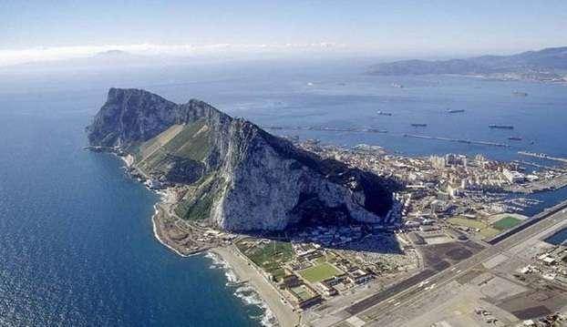 西班牙为何不敢武力收复直布罗陀海峡_王国统治_法国_英国的