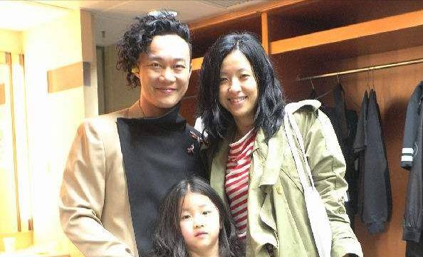 陈奕迅,陈康堤,徐濠萦几十年间,陈奕迅也从未传出过什么绯闻,属实是"