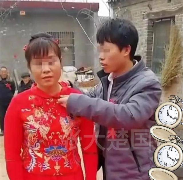 24岁小伙娶42岁农妇,婚礼很简朴,网友:爱情是盲目的_年龄_年纪_内心