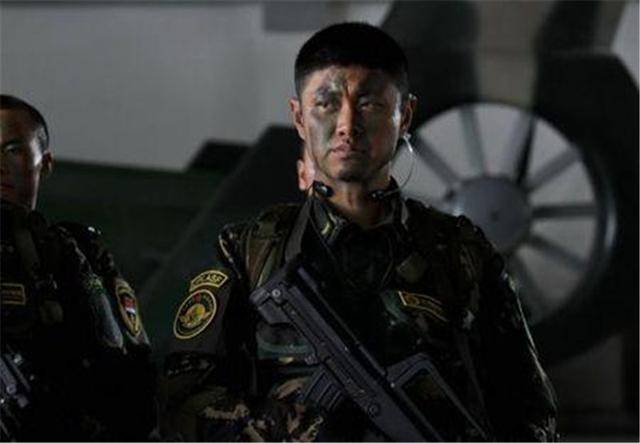 以及很多的爆破点,所以在拍摄的时候,剧组为了赵荀找好了替身,不过