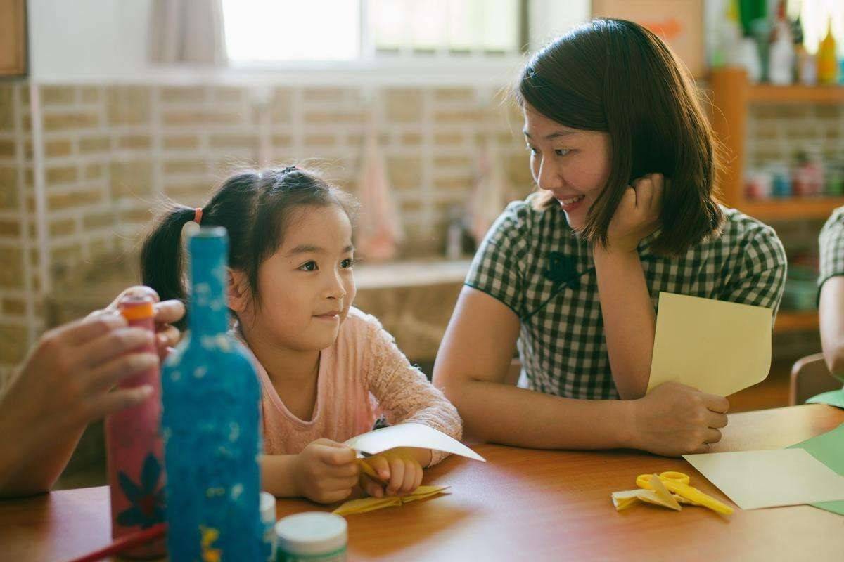 节俭的豪门媳妇郭晶晶,让儿子读14万的幼儿园,贵族幼儿园好在哪