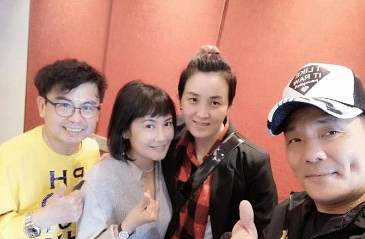 黄一山妻子气质好,程东小19岁娇妻打扮似小伙_程东约_女儿_身材苗条