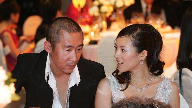 章子怡和成龙传绯闻章子男一过气的人也配跟我妹妹传绯闻