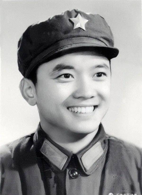 原创明星百态穿军装的兵哥哥最可爱的小兵是郭凯敏