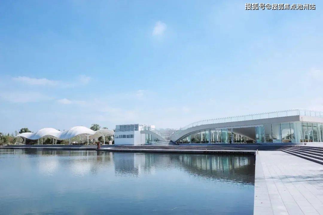 休闲配套 人文精粹银杏天鹅湖,荻原美术馆,麟湖生态公园,奥体中心,悦